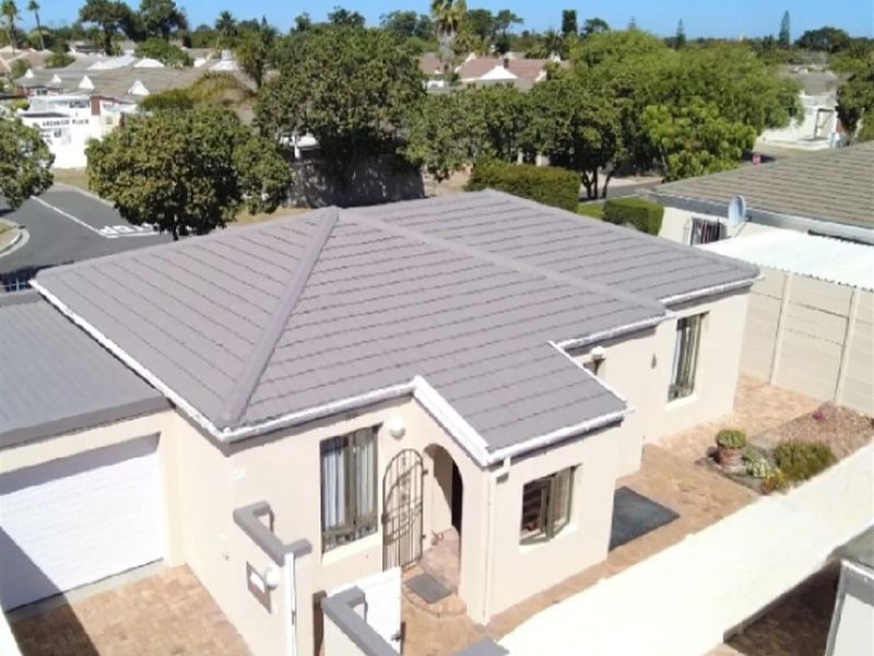 Beautifully kept, Move-In Ready Home in a Peaceful Crescent - Photo 1