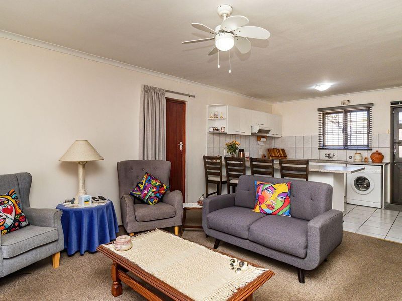 Beautifully kept, Move-In Ready Home in a Peaceful Crescent - Photo 6