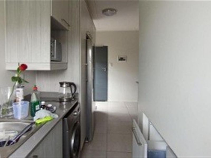 Penthouse double storey 3 bedroom Apartment For Sale in Carlswarld, Midrand - Photo 2