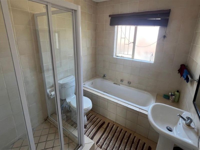 3 Bedroom Duplex For Sale in Heuwelsig Estate, Centurion - Photo 4
