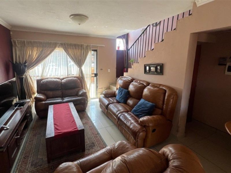 3 Bedroom Duplex For Sale in Heuwelsig Estate, Centurion - Photo 5