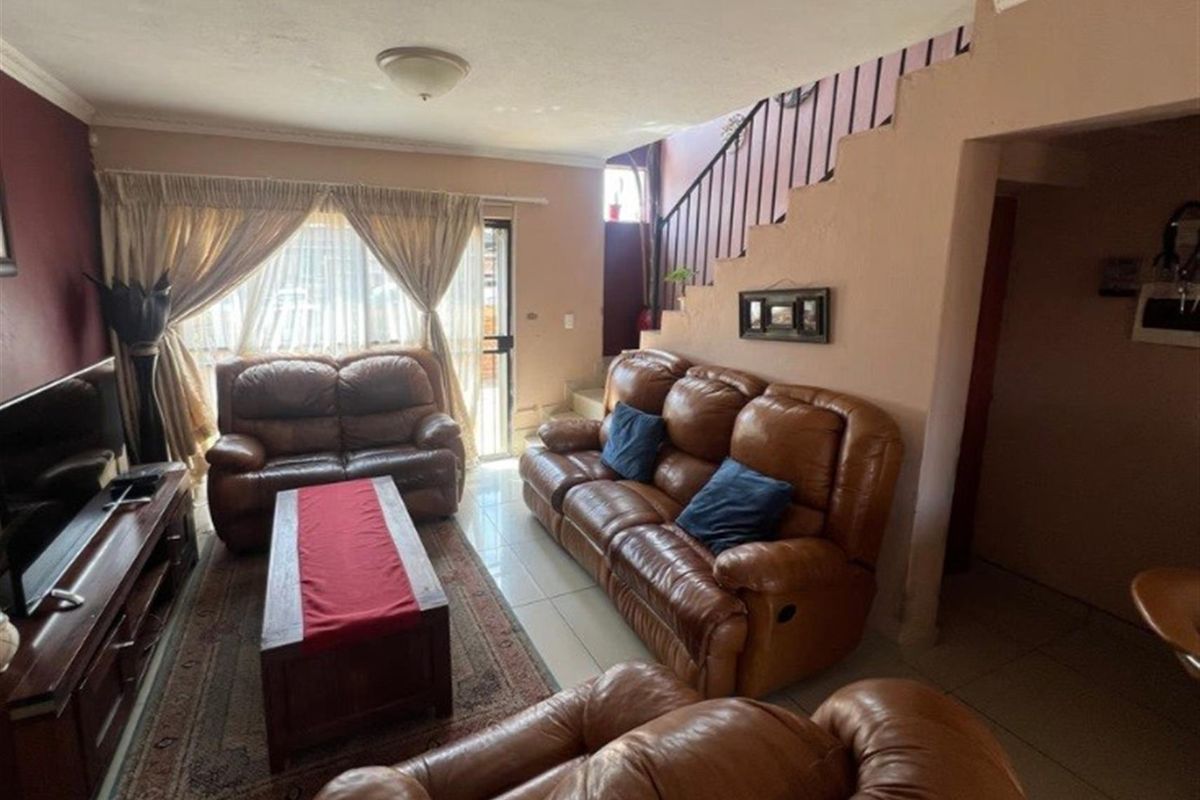 3 Bedroom Duplex For Sale in Heuwelsig Estate, Centurion - Photo 5