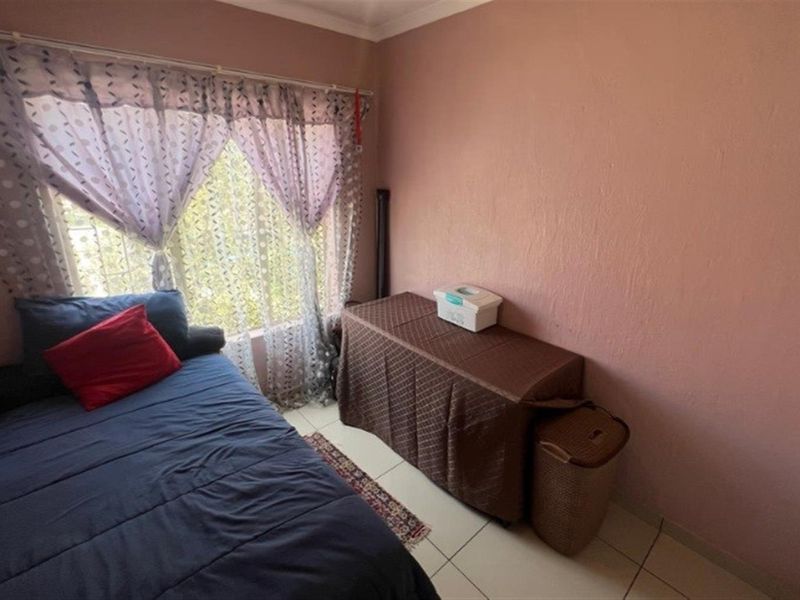3 Bedroom Duplex For Sale in Heuwelsig Estate, Centurion - Photo 9