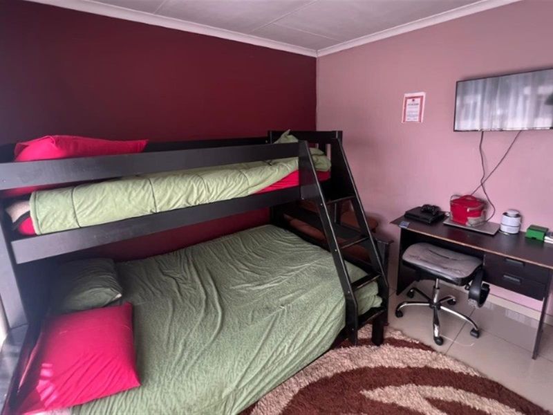 3 Bedroom Duplex For Sale in Heuwelsig Estate, Centurion - Photo 10