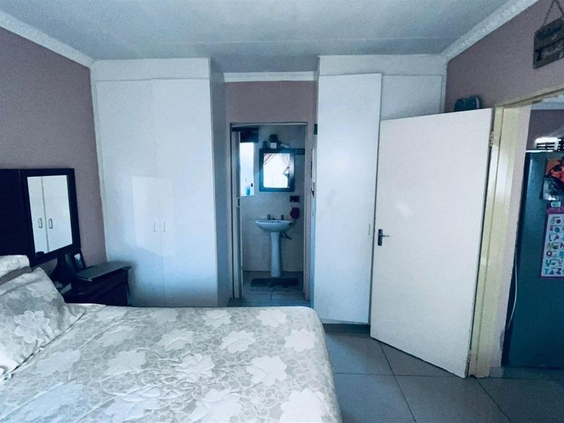 3 Bedroom Duplex For Sale in Heuwelsig Estate, Centurion - Photo 9