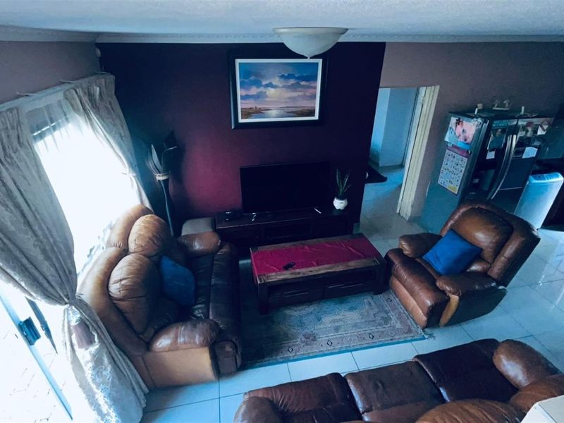 3 Bedroom Duplex For Sale in Heuwelsig Estate, Centurion - Photo 3