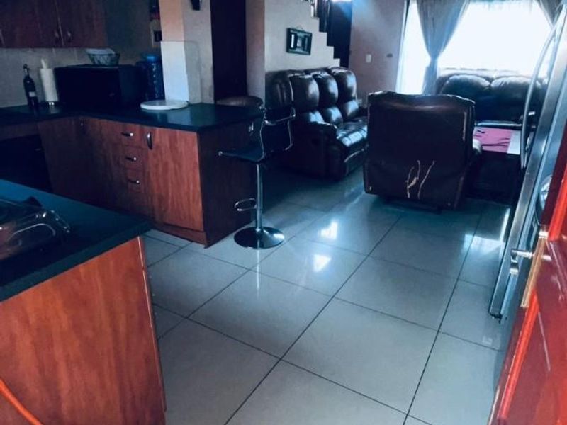 3 Bedroom Duplex For Sale in Heuwelsig Estate, Centurion - Photo 7