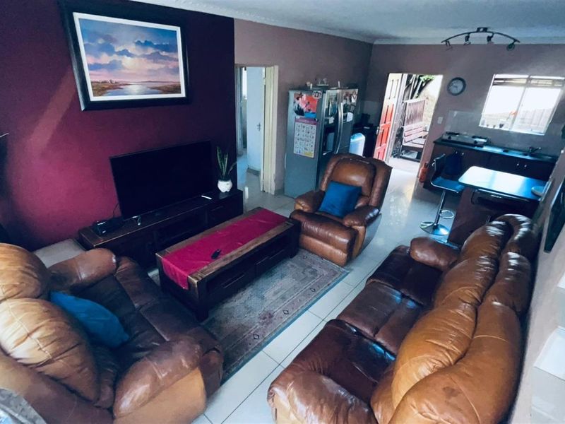 3 Bedroom Duplex For Sale in Heuwelsig Estate, Centurion - Photo 5