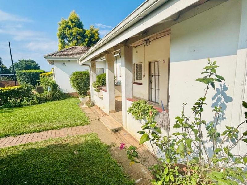 Prime Scottsville Invest. Opportunity - 400m to UKZN - High-Demand Student Accom - Expansion Ready - Photo 2