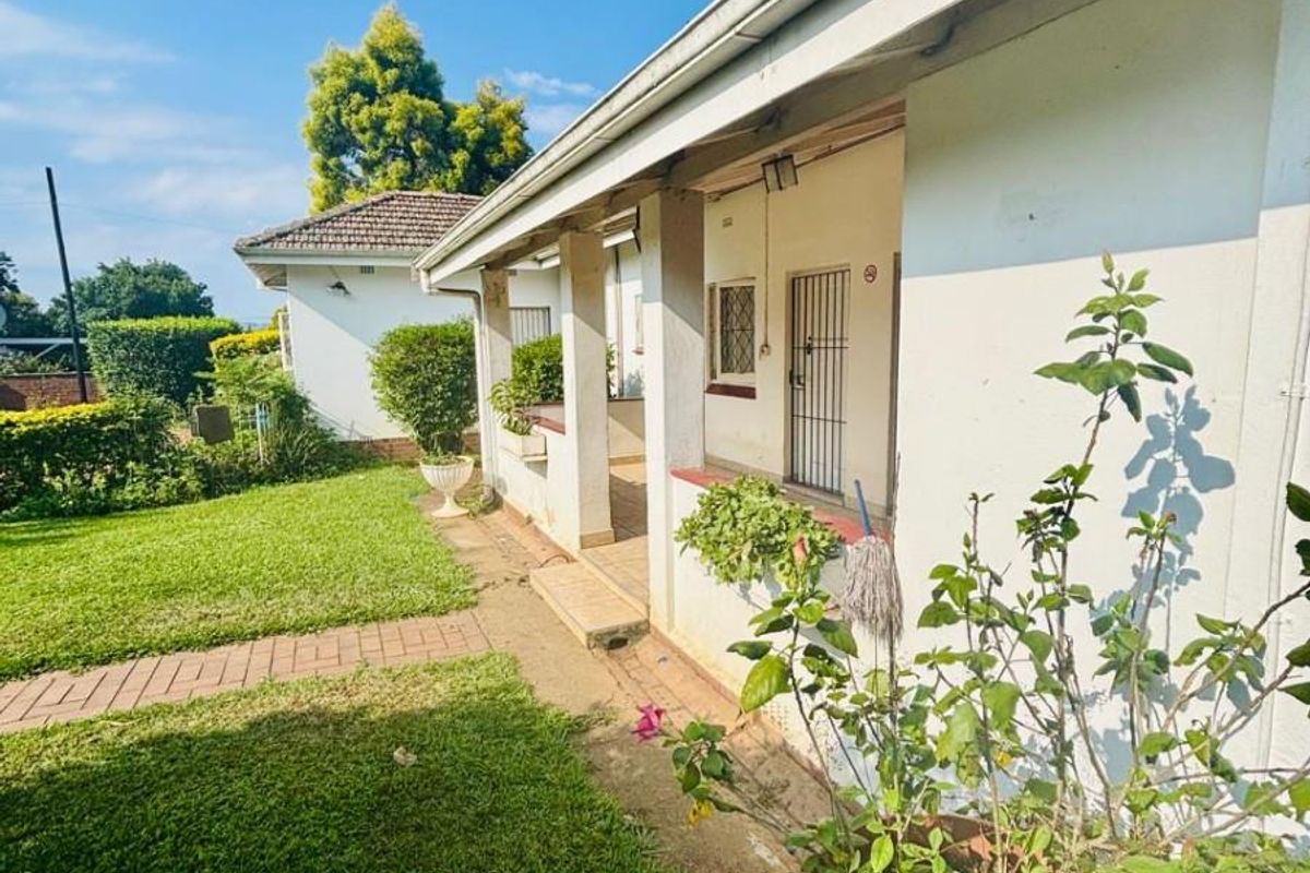 Prime Scottsville Invest. Opportunity - 400m to UKZN - High-Demand Student Accom - Expansion Ready - Photo 2