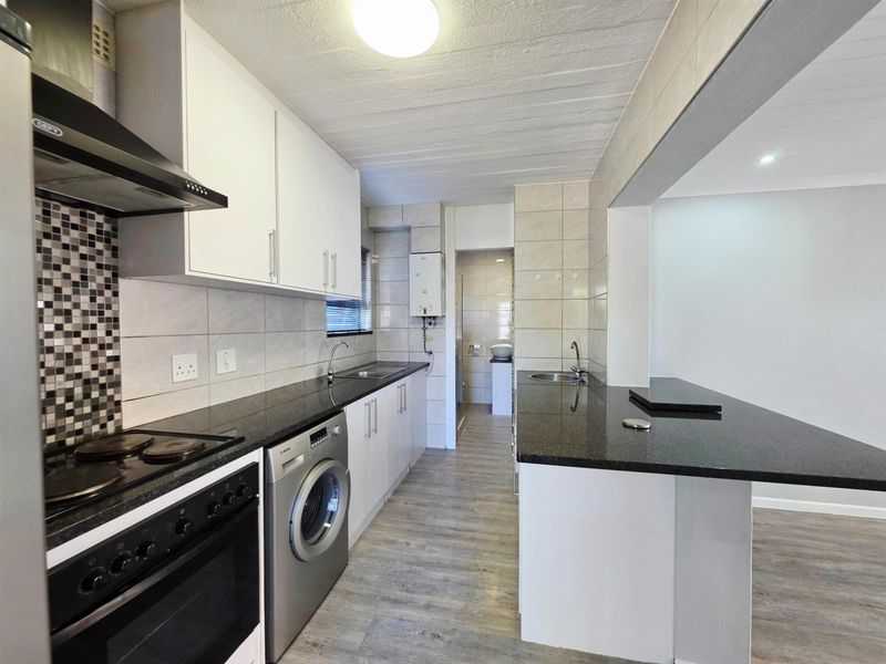 Grannyflat To Rent in Blomtuin Bellville - Photo 9