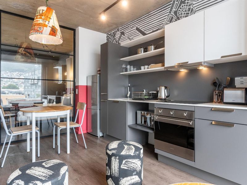 Fully Furnished 1-Bedroom Apartment in WEX1 | 4th Floor | Available 1 May for long term rental only - Photo 6