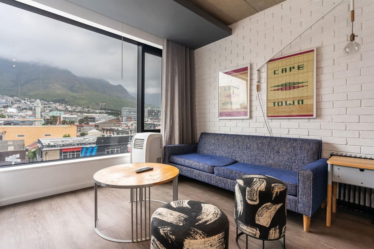 Fully Furnished 1-Bedroom Apartment in WEX1 | 4th Floor | Available 1 May for long term rental only - Photo 2