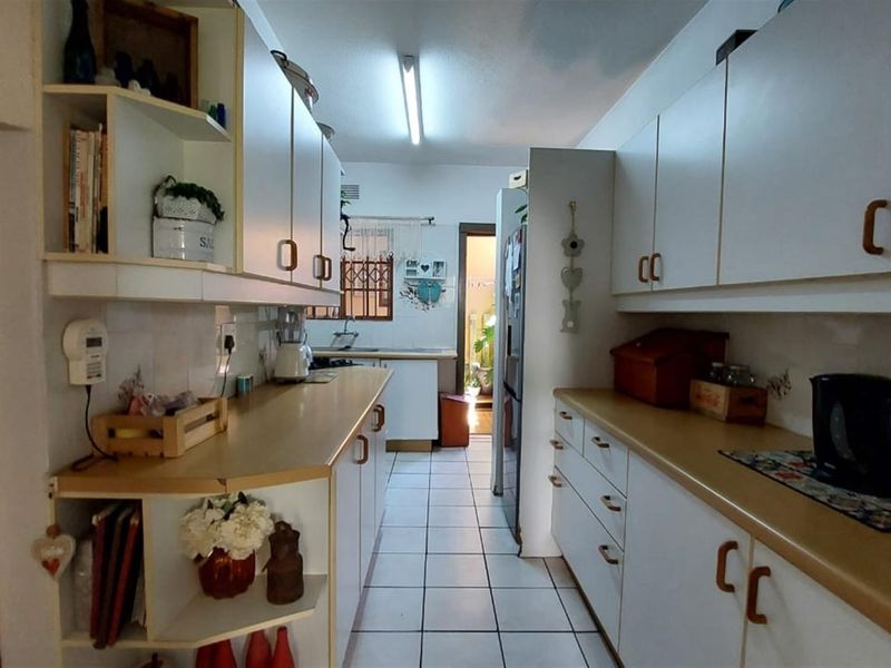 Beautiful Duplex for sale in Uvongo, KwaZulu-Natal - Photo 7