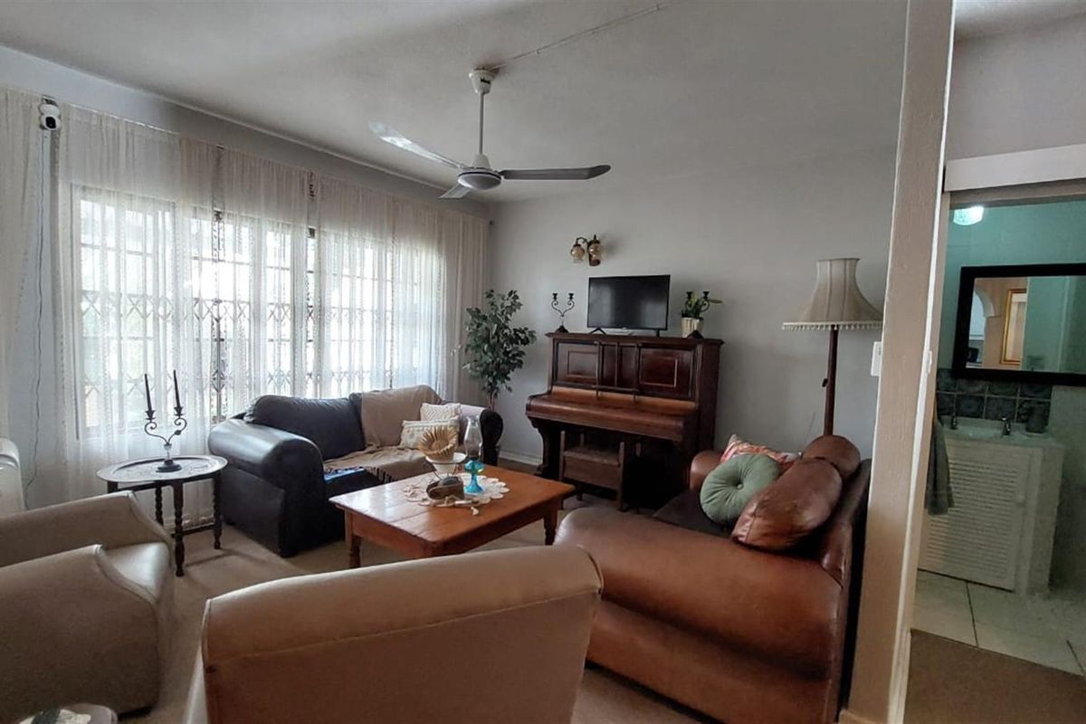 Beautiful Duplex for sale in Uvongo, KwaZulu-Natal - Photo 4