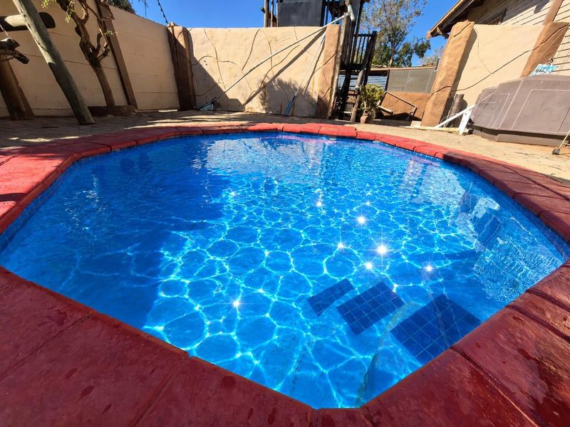 Dual Living Delight with Space, Comfort and Endless Possibilities in South Ridge, Kimberley - Photo 2