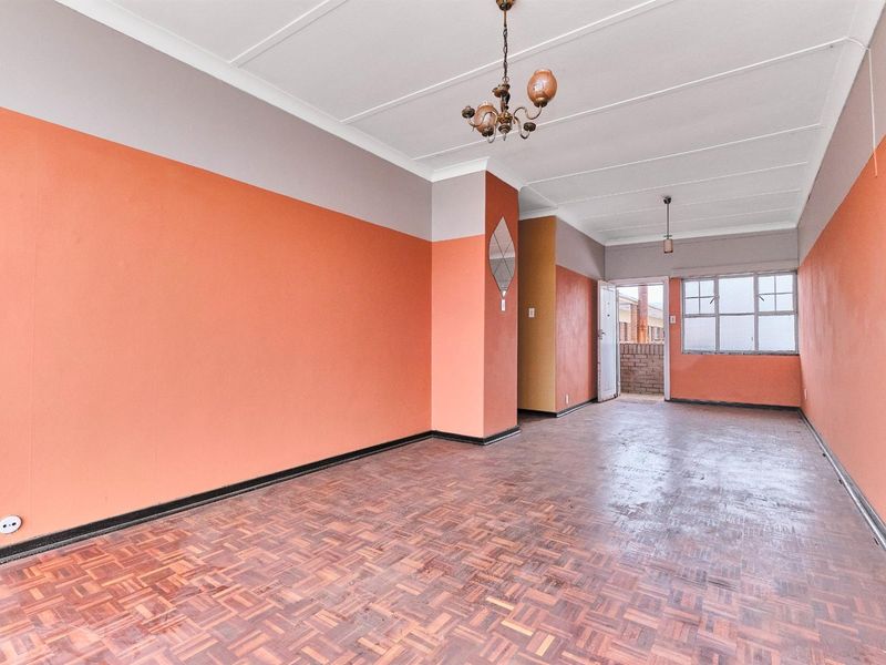 Spacious Top-Floor Apartment in the Heart of Florida CBD - Photo 3