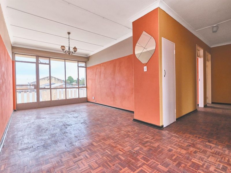 Spacious Top-Floor Apartment in the Heart of Florida CBD - Photo 4