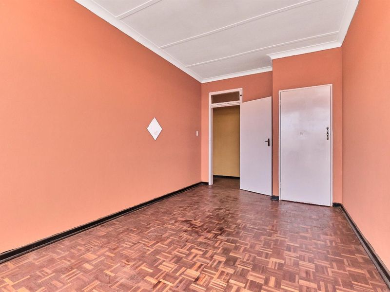 Spacious Top-Floor Apartment in the Heart of Florida CBD - Photo 7