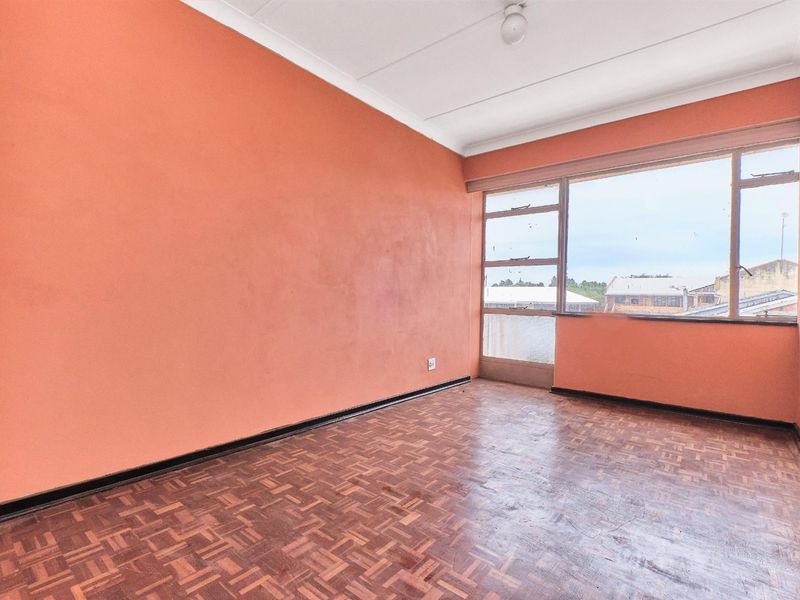 Spacious Top-Floor Apartment in the Heart of Florida CBD - Photo 8