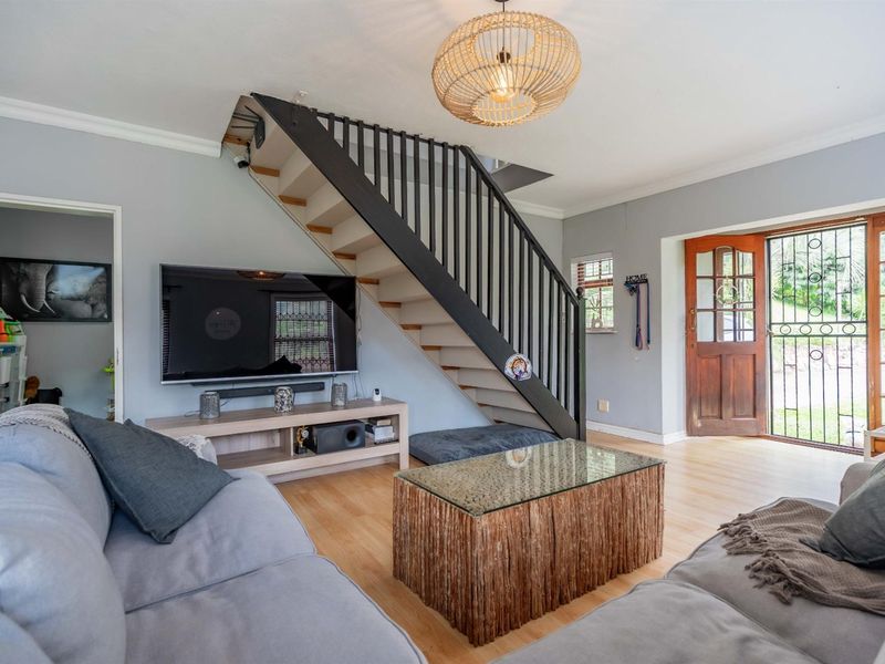 The Perfect Family Home, Private And Stylish - Photo 6