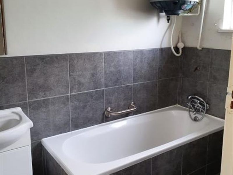 Apartment Block For Sale in Oakdale, Bellville - Photo 3