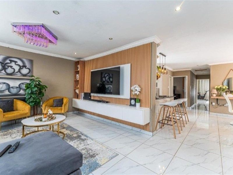 House For Sale in Protea Glen, Soweto - Photo 2