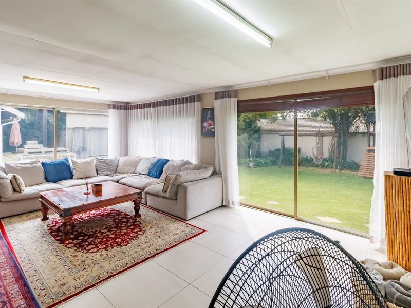 4 Bedroom house To Rent in Beverley Gardens Randburg - Photo 6