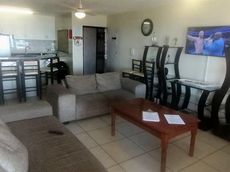 Sea View Apartment for sale, Uvongo, Kwazulu-Natal - Photo 3