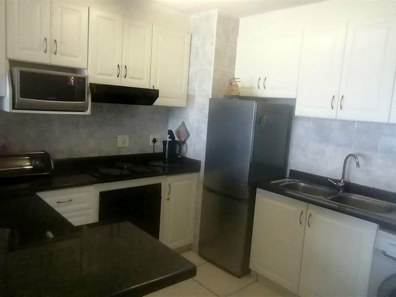 Sea View Apartment for sale, Uvongo, Kwazulu-Natal - Photo 7