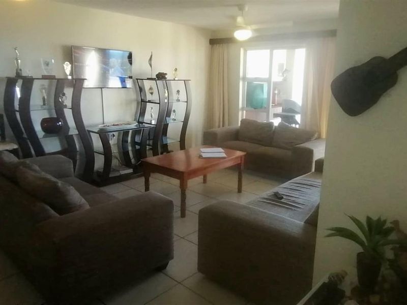 Sea View Apartment for sale, Uvongo, Kwazulu-Natal - Photo 2