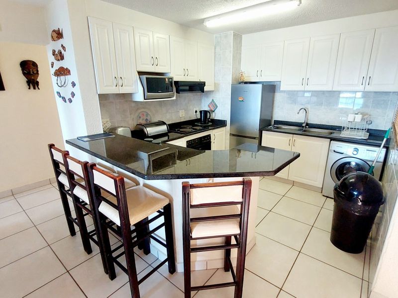 Sea View Apartment for sale, Uvongo, Kwazulu-Natal - Photo 8