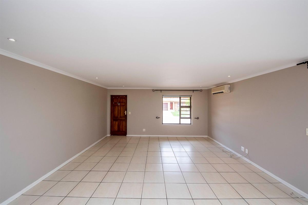 3 Bedroom Townhouse To Let In Welgevonden Estate - Photo 4