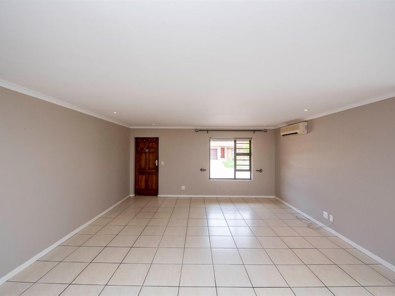 3 Bedroom Townhouse To Let In Welgevonden Estate - Photo 4