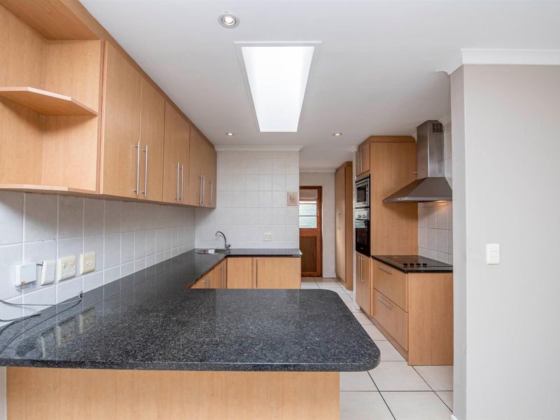 3 Bedroom Townhouse To Let In Welgevonden Estate - Photo 8