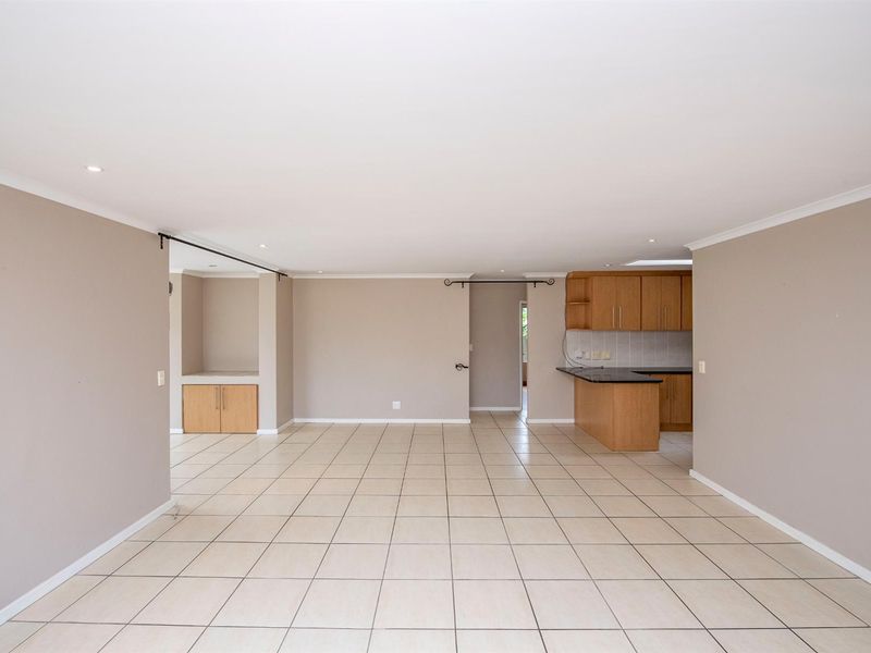 3 Bedroom Townhouse To Let In Welgevonden Estate - Photo 5