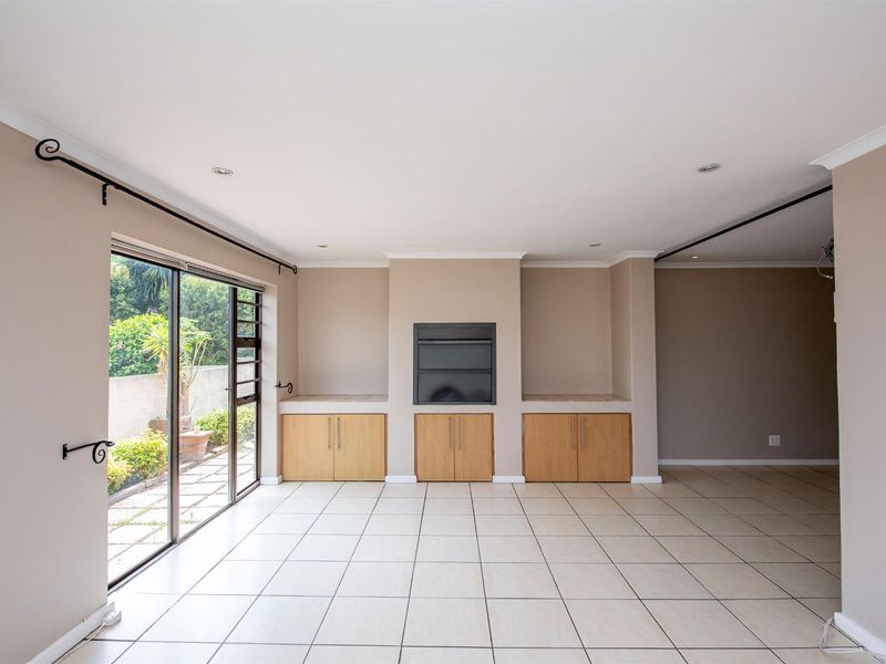 3 Bedroom Townhouse To Let In Welgevonden Estate - Photo 3