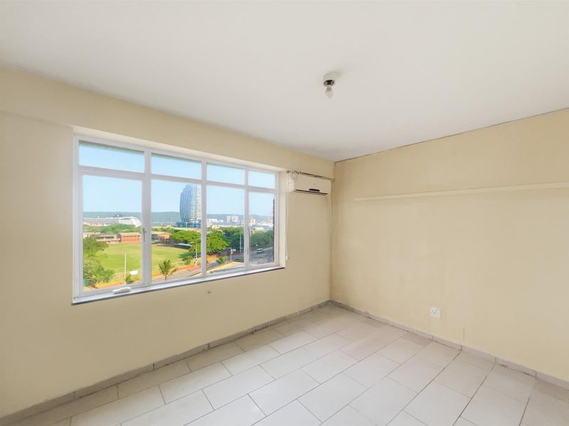 2-bedroom apartment for sale in South Beach, Durban, KwaZulu-Natal - Photo 9