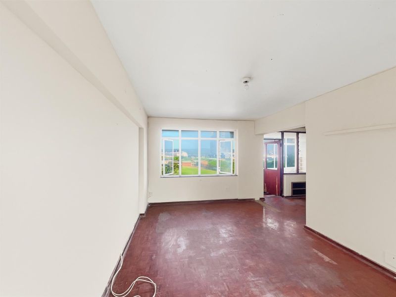 2-bedroom apartment for sale in South Beach, Durban, KwaZulu-Natal - Photo 3