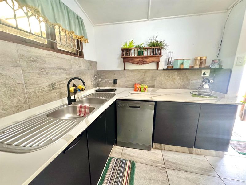 Dual Living Opportunity in Leafy Umtentweni - Photo 7