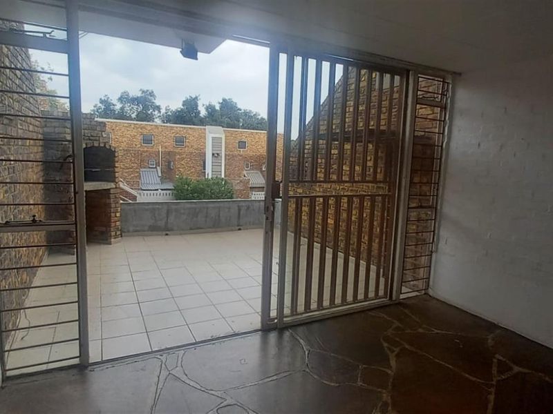 Well-Located 2-Bedroom Apartment - Value for Money - Photo 7