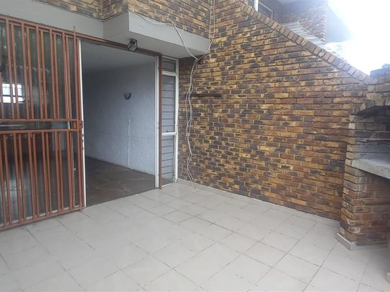 Well-Located 2-Bedroom Apartment - Value for Money - Photo 8