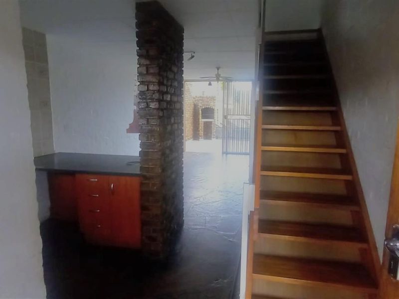 Well-Located 2-Bedroom Apartment - Value for Money - Photo 2