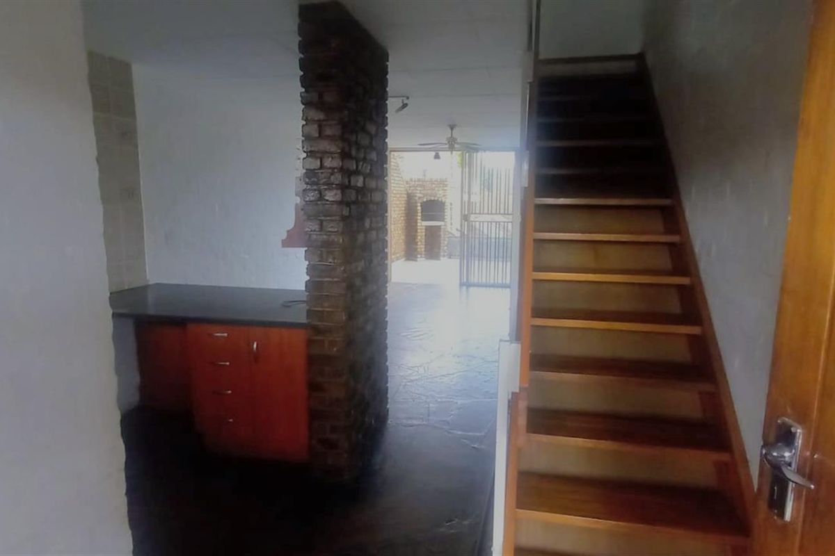 Well-Located 2-Bedroom Apartment - Value for Money - Photo 2