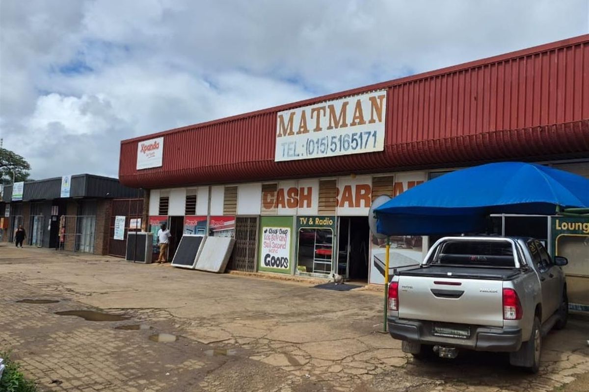 Commercial Property With Retail, Storage and Workshop Space - Louis Trichardt - Photo 2