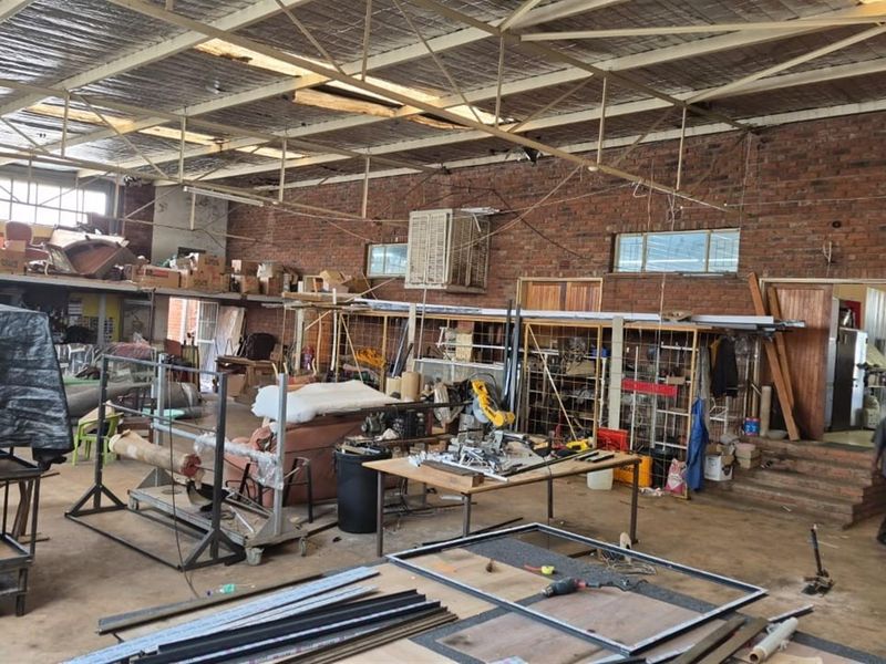 Commercial Property With Retail, Storage and Workshop Space - Louis Trichardt - Photo 8