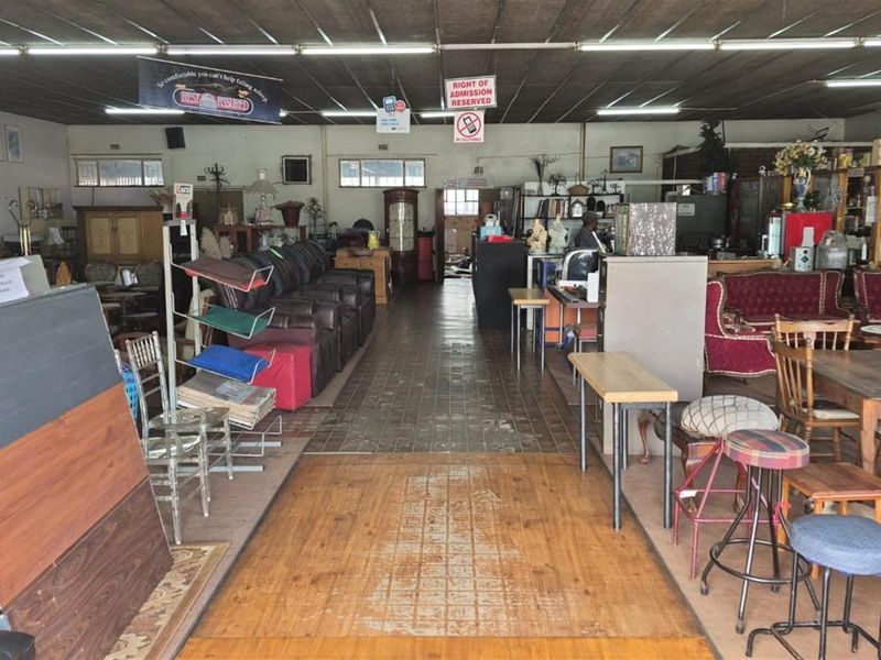 Commercial Property With Retail, Storage and Workshop Space - Louis Trichardt - Photo 7