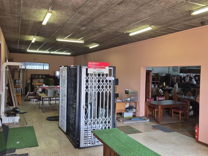 Commercial Property With Retail, Storage and Workshop Space - Louis Trichardt - Photo 6