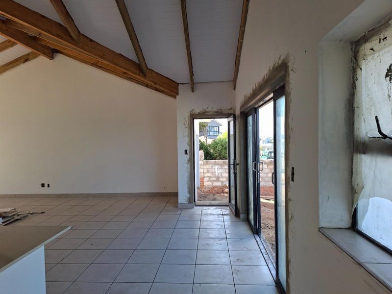 Contemporary Coastal Elegance  Brand-New Home in Melkhout Estate - Photo 4