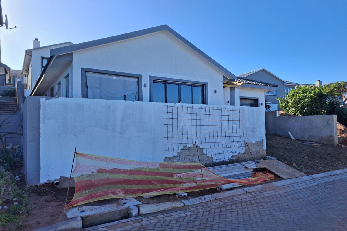 Contemporary Coastal Elegance  Brand-New Home in Melkhout Estate - Photo 5